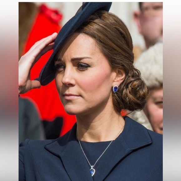 Gorgeous sapphire Necklace and Earrings set 😍 - Picture 11 of 16